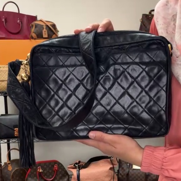 Auth CHANEL Lambskin Camera Bag with leather strap crossbody - Picture 1 of 11